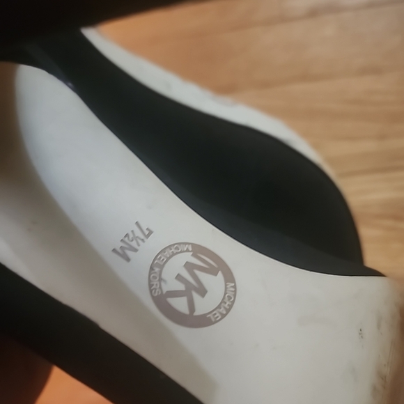 Michael Michael Kors Vivienne Stiletto Heels - Picture 6 of 7